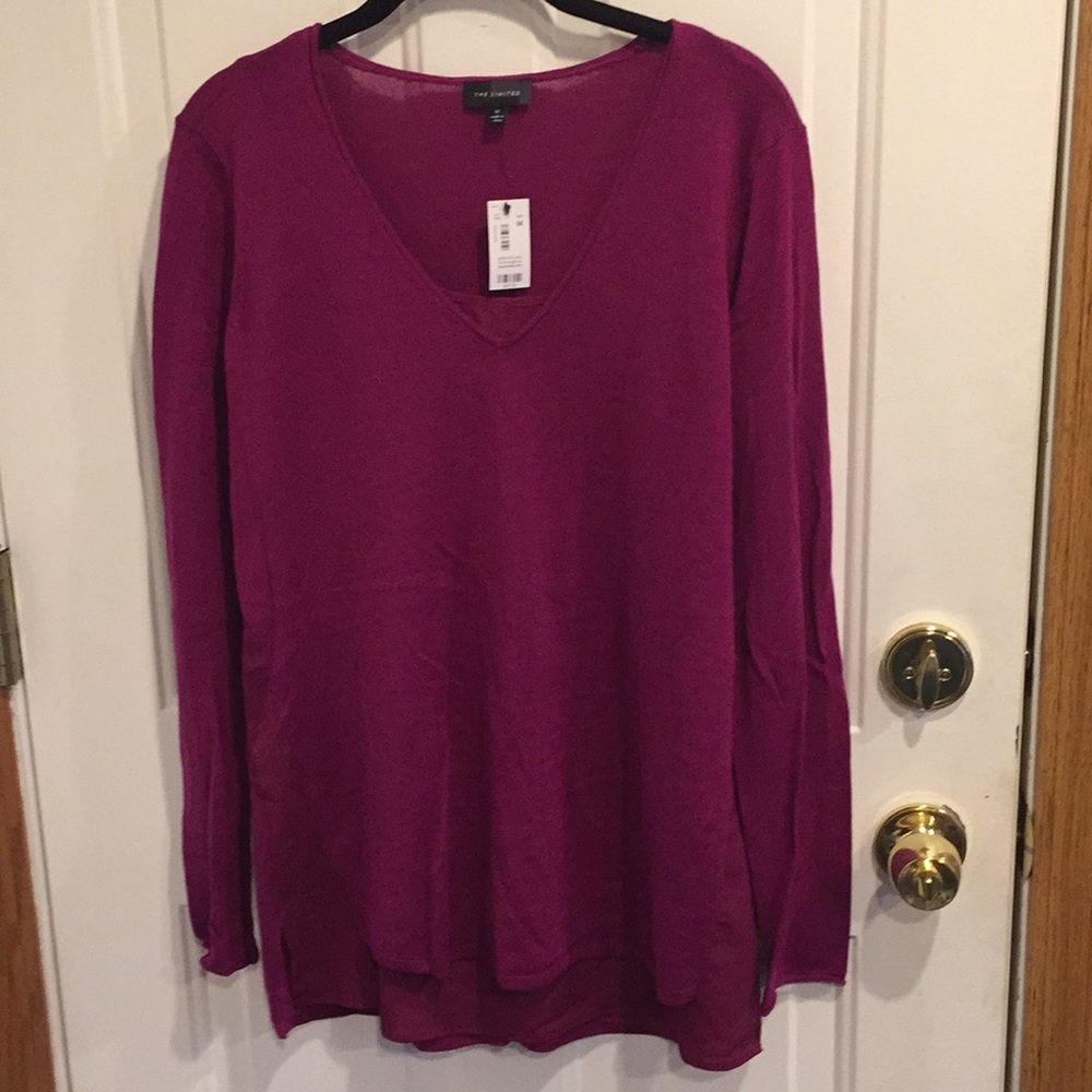 NWT Oversized Magenta Sweater w/Lining in Front M